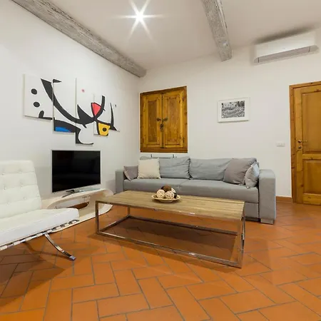 Santa Maria Novella 6 Sleeps Near The Station Appartamento