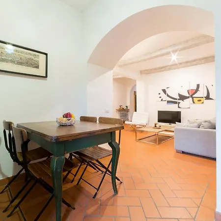 Santa Maria Novella 6 Sleeps Near The Station Appartamento